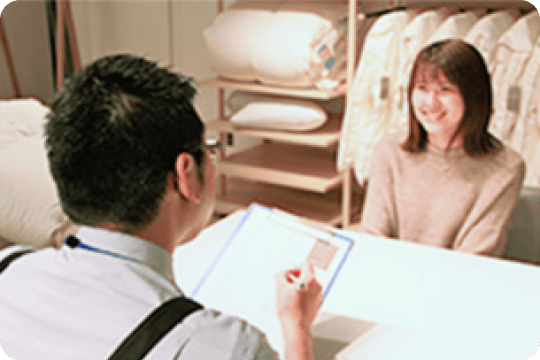 最寄りの西川チェーン店舗へ羽毛布団をお持ちください。