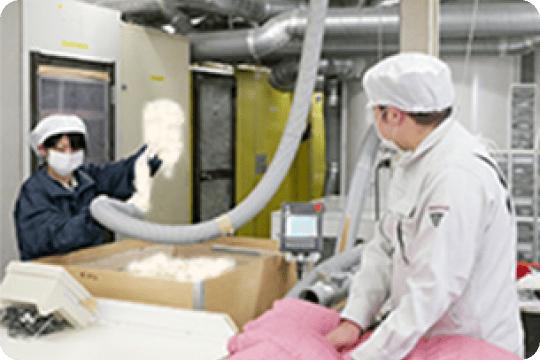 店頭での診断内容に応じて羽毛を追加します。